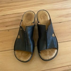 Born Black Leather Sandal/Mule size 8